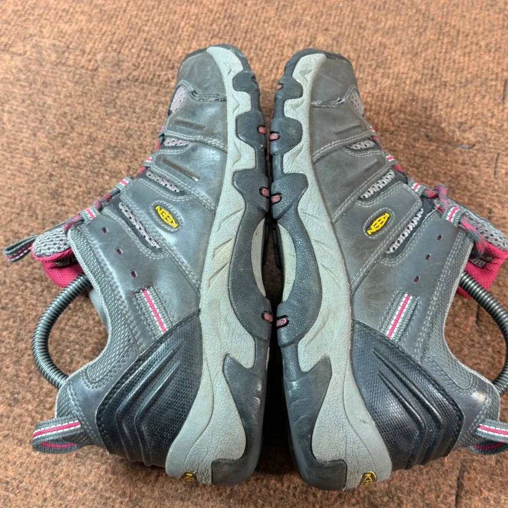 Keen Voyageur Womens Hiking Shoes Gray Pink Leather Mesh Low Top 1011280 Size 10